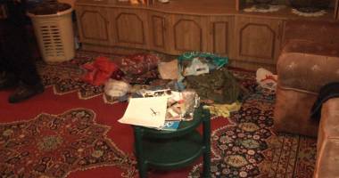 Averea ascunsă a unei grupări de proxeneți  din Constanța: arsenal de luptă și ducați de aur - 8