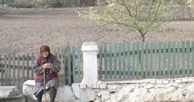 Bătrânii nimănui. Pe ei cine-i apără? - 4