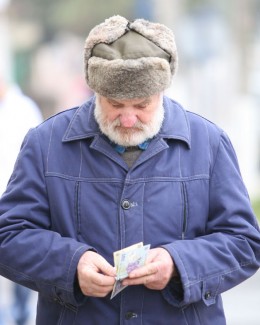 Bătrânii nimănui. Pe ei cine-i apără? - 2