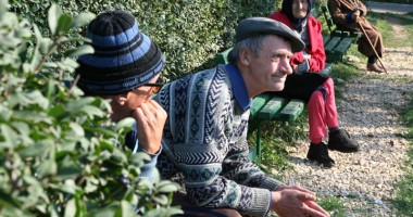 Bătrânii nimănui. Pe ei cine-i apără? - 3