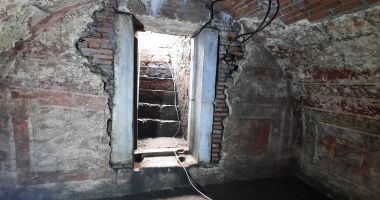 Comoara din curtea Colegiului "Mihai Eminescu", lăsată uitării! "Încercăm să o protejăm cum putem!" - 8