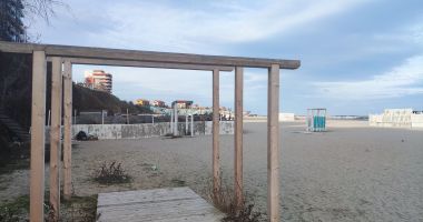 Programul beach-barurilor, motiv de supărări. "Vrem turism ca în afară, nu cu două legături de stuf, scânduri refolosite și prețuri umflate!" - 3
