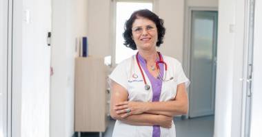 Stire din Sănătate : Bebelușul are icter. Este un semnal de alarmă pentru părinți?