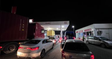 Haos la benzinării! Cine a alimentat isteria şi cine a profitat de pe urma ei. "Nu vom permite specula!" - 5