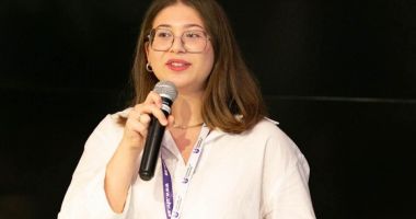 Stire din Cultură-Educație : Halal școală! Liderii elevilor salută propunerea scăderii notei la purtare la 40 de absențe