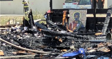 O minune și o încercare. O lună de când Biserica "Sfânta Ecaterina" a fost mistuită de flăcări! - 2