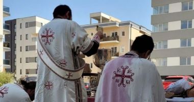 Stire din Eveniment : O minune și o încercare. O lună de când Biserica "Sfânta Ecaterina" a fost mistuită de flăcări!