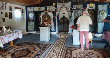 Povestea unei biserici unicat, dintr-un cătun pe cale de dispariție, dintre dealurile Dobrogei - 2