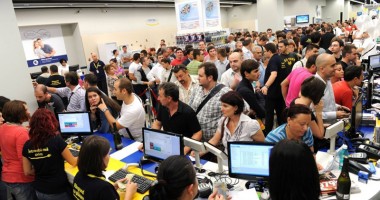 Stire din Economie : Black Friday 2013 - despre oferte și cum să ne ferim de reducerile mincinoase