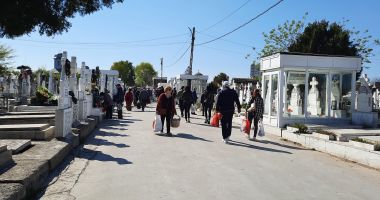 Paştele Blajinilor, sărbătorit de credincioşii constănţeni, în toate cimitirele - 5