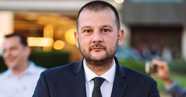 Stire din Politică-Administrație : Deputatul Bogdan Bola ia atitudine: "Își bat joc de sute de mii de urmași ai persecutaților etnic!"