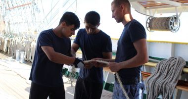 Stire din Actualitate : „Am ales Academia Navală pentru a putea merge în voiaj cu nava-școală «Mircea»”