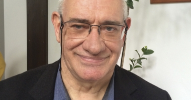 Stire din Cultură-Educație : Cercetătorul Vasile Brînzănescu: "Prea mulți absolvenți excepționali aleg străinătatea!"