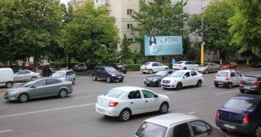 Stire din Eveniment : Trafic de coșmar pe bulevardul Lăpușneanu. "E o anomalie!"