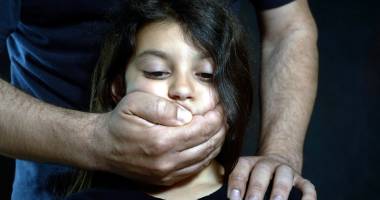 Stire din Eveniment : Violatorii și pedofilii, castrați chimic: "Trebuie să băgăm frica în acești monștri"