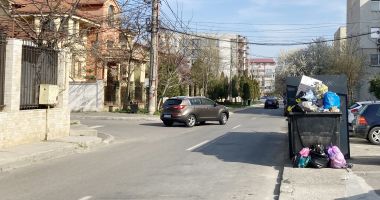 Stire din Social : Coşmar cu iz de gunoi, în Cartierul „Compozitorilor”. „Stăm cu munţii de deşeuri sub fereastră!”