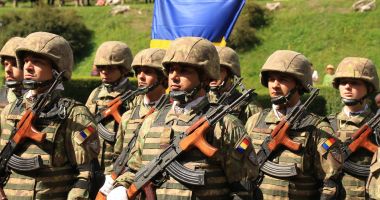 Stire din Eveniment : "Militarii profesioniști își dau demisia, nu vor să-și riște pielea pentru salariul minim pe economie"