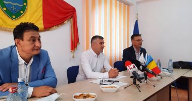 Primarul George Cojocaru apelează la metode moderne pentru a stabili de ce a ajuns Murfatlarul „orașul îmbrăcat în alb” - 2