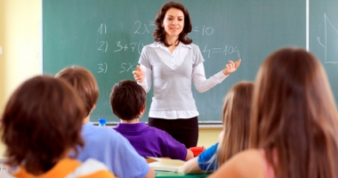 Stire din Cultură-Educație : Calvarul învățătorilor la Evaluările Naționale. Munți de dosare și rapoarte inutile