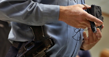 Stire din Eveniment : Polițiștii din Constanța vor fi dotați cu bodycam-uri. "Am fost condiționați de IGPR"