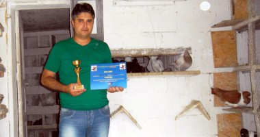 Stire din Eveniment : Galerie FOTO. Crescătorul de porumbei din Constanța ajuns campion