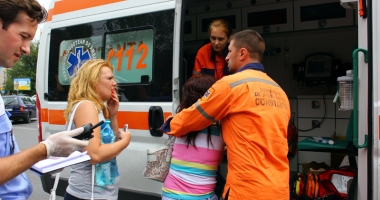 Stire din Sănătate : Canicula provoacă îmbolnăviri pe bandă rulantă. Recomandări de la medici