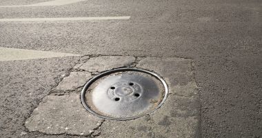 Cursă cu obstacole. Capacele de canalizare, pericolul de pe străzile Constanței - 5