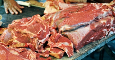 Stire din Social : JALE LA CONSTANȚA! TONE DE CARNE EXPIRATĂ, RETRASE DE LA VÂNZARE