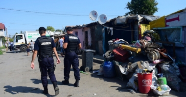 Focar de infecție în cartierul Palas.  Cine și de ce i-o fi adus pe romi acolo… - 10