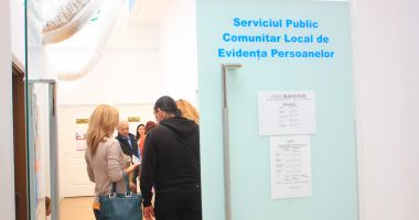 Stire din Eveniment : Băgați în corzi de cărțile de identitate cu cip. Cât de pregătite sunt instituțiile statului pentru noile documente?