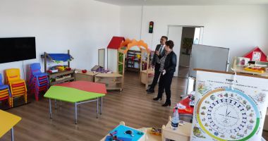 Vor fi convinşi romii din comuna Castelu să pună mâna pe carte? "Educația nu se negociază!" - 3