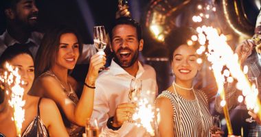 Stire din Economie : Cât costă Revelionul 2022 și unde îl putem petrece?