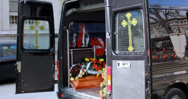 Stire din Eveniment : Cât de greu vor fi înmormântați constănțenii fără medic de familie
