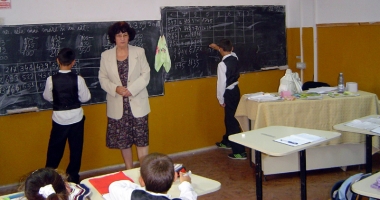 Stire din Cultură-Educație : Puncte de vedere, pro și contra noii programe școlare