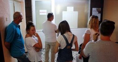 "S-a schimbat legea, nu avem ce face".  De ce se înghesuie constănțenii la Pașapoarte - 4