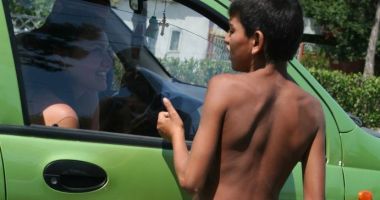 Copiii fără copilărie, de pe străzile Constanței. Părinți anchetați pentru exploatare! - 2