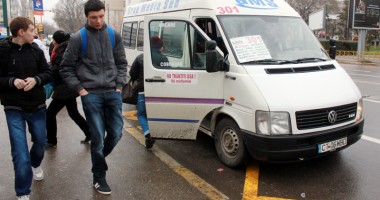 Stire din Eveniment : Cine-i mai poate opri pe "călăii"  cu maxi-taxi? Poliția rutieră nu îi vede