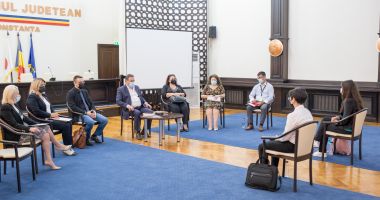 Stire din Politică-Administrație : Transportul gratuit al elevilor, temă de lucru la CJC. „Aşteptăm motivarea instanţei”