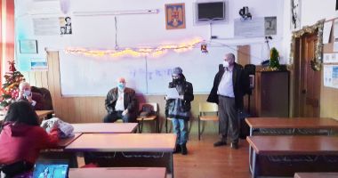 Stire din Cultură-Educație : Elevii Colegiului de Arte au omagiat „sublima pagină a istoriei românești” scrisă acum 103 ani