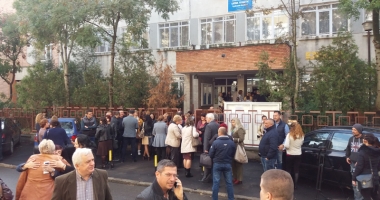Stire din Cultură-Educație : Concursul de directori iscă alt scandal. Bastonașele din proba scrisă, "revendicate" de psihologi