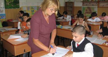 Stire din Cultură-Educație : Concursurile pe bani, interzise în școlile din Constanța. Bucovală păstrează politica lui Răducu Popescu