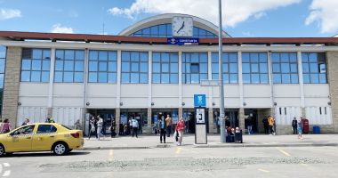 Constanţa turistică! Zona gării, plină de gropi, gunoaie şi maidanezi - 2