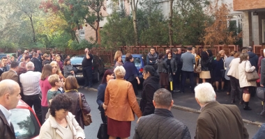 Stire din Cultură-Educație : Contestații la concursul pentru directori  de școli. "Mă consider nedreptățită chiar  de către colegi!"