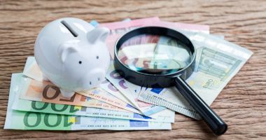 Stire din Economie : Conturile bancare ale românilor, sub lupa ANAF. Ce se întâmplă cu Revolut