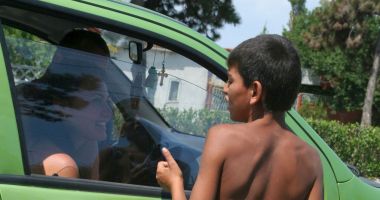 Copilașii "invizibili", cu mâna întinsă, de pe străzile Constanței! - 2
