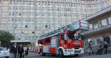 Copil de 13 ani, la un pas de tragedie. A vrut să se arunce de la etajul opt al Spitalului Județean - 2