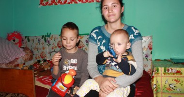 Copilărie cu prea multă durere și lacrimi - 5