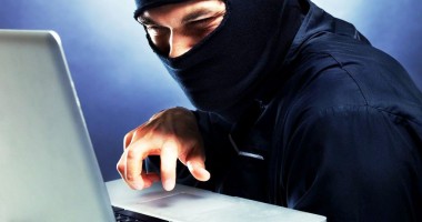 Stire din Eveniment : Escrocherii on-line în care se perfecționează constănțenii