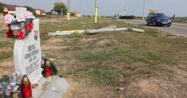 "Cimitirul" de pe marginea drumului - 3