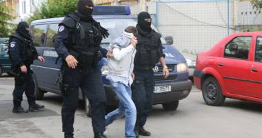 Stire din Eveniment : Cum a făcut ravagii în întreaga lume o grupare de carderi din Constanța